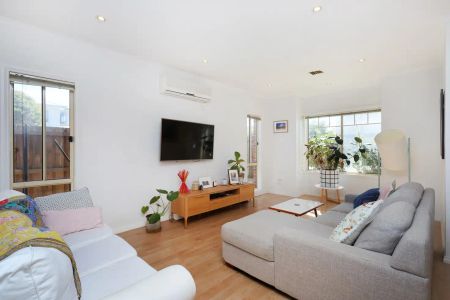 “FABULOUS FAMILY HOME IN ENVIABLE LOCATION!” - Photo 5