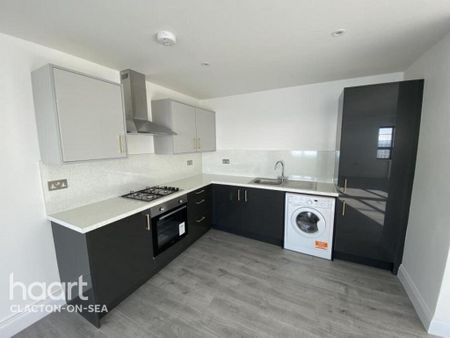 3 bedroom flat to rent - Photo 3