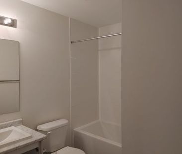 For Lease - 56 Delano Way, Newmarket, Ontario - Photo 6