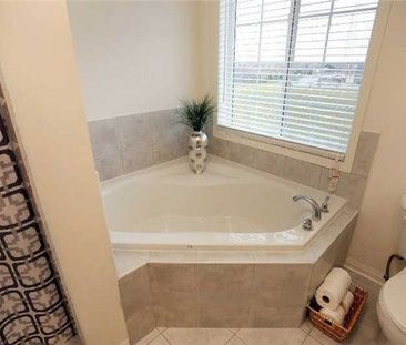 For Lease - 30 Pantano Place, Brampton, Ontario - Photo 5