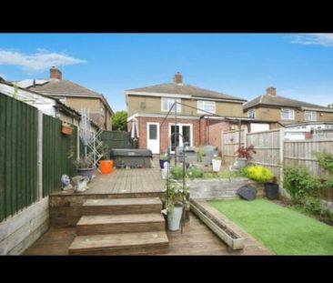 3 bedroom semi-detached house to rent - Photo 2