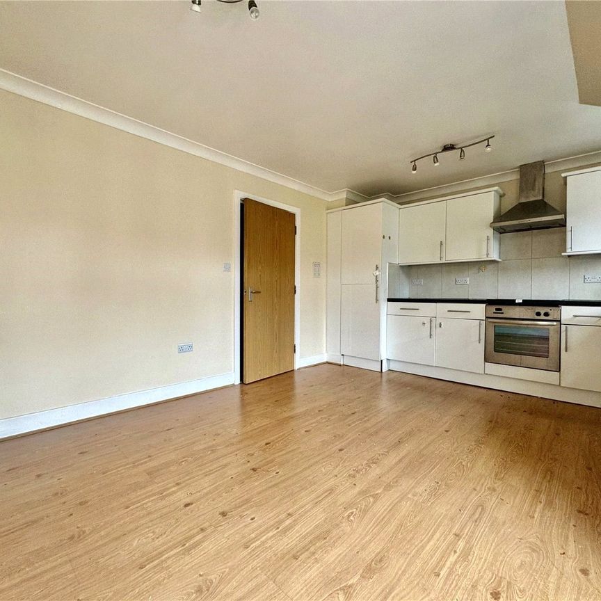 York Road, Woking, Surrey, GU22 7EN - Photo 1