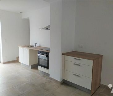 MAISON DE PLAIN PIED ENTIEREMENT RENOVEE - Photo 1