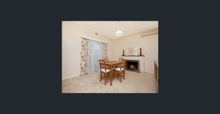 Charming 3-Bedroom Family Home with Spacious Backyard in Sturt - Photo 2