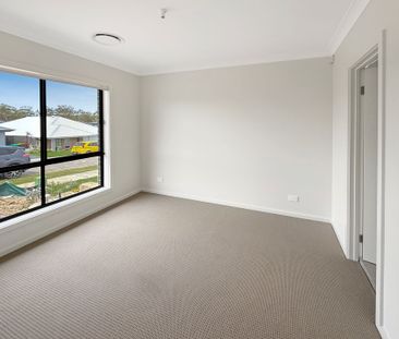 BRAND NEW 4 BEDROOM DUPLEX - Photo 3