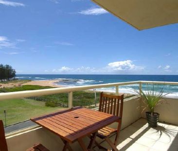 Top Floor Coastal Apartment with Panoramic Ocean Views - Photo 4