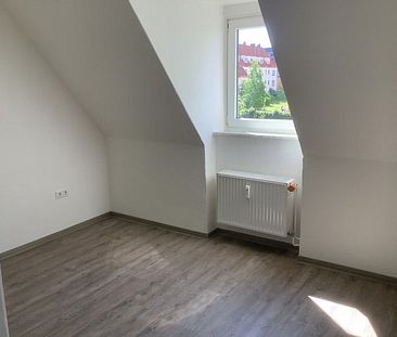 Ein tolles Wohngefühl: ideale 1,5-Zi.-Wohnung mit Ausblick und frisch saniert! - Foto 2