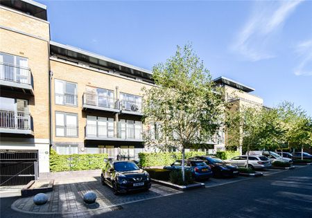 Well presented 2 bedroom first floor apartment at this prestigious development in Cambridge with unrivalled facilities. Underground Car Parking. Secure bike store. Usage of leisure facilities including Gym. On site Concierge service available. Unfurnished. - Photo 3