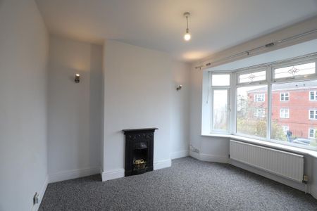 3 bedroom semi-detached house to rent - Photo 2