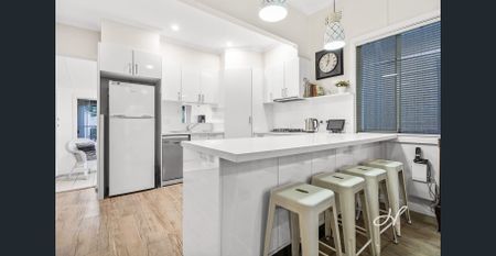 CUTE, COZY AND STYLISH! Includes water. - Photo 4