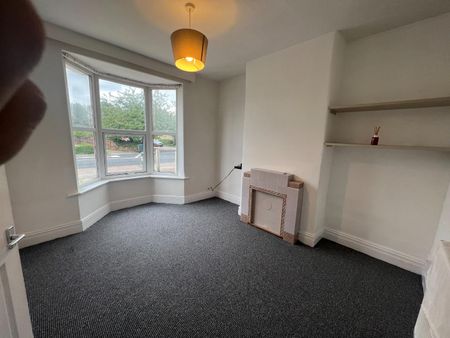 3 Bed House - Terraced - Photo 5