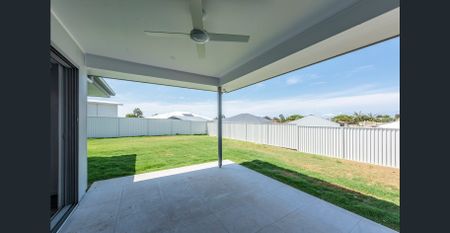 Luxury Brand New Living - Coral Cove - Photo 3