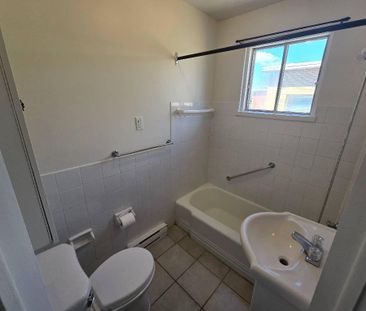 3 1/2 lumineux à louer - Photo 2