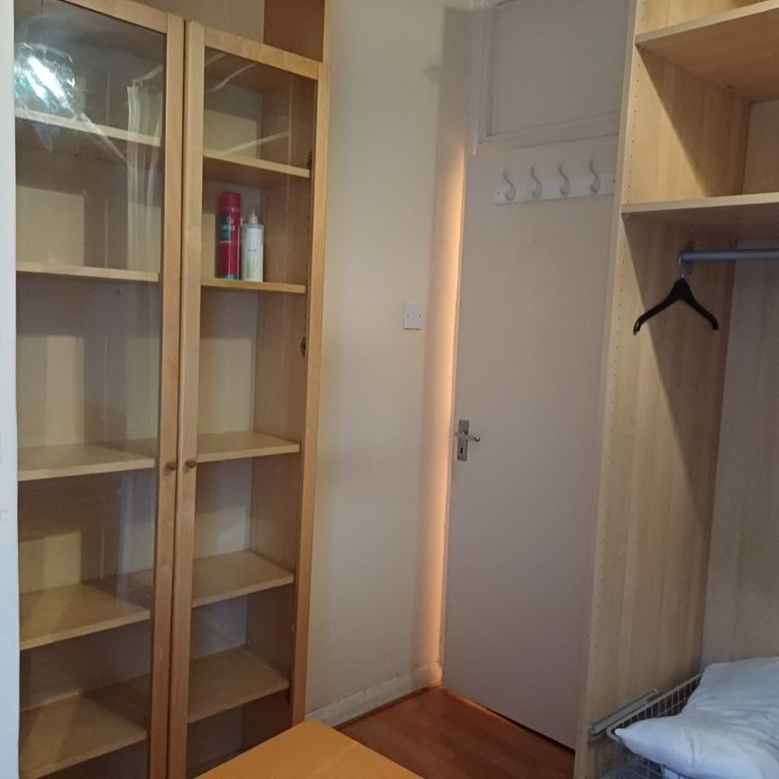 Room in a Shared Flat, Risley Avenue, N17 - Photo 1