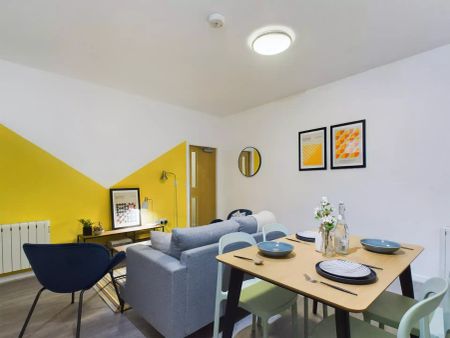 5 Bedroom House - Photo 4