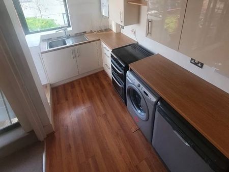 1 Bed Flat, Gascony Avenue, NW6 - Photo 3