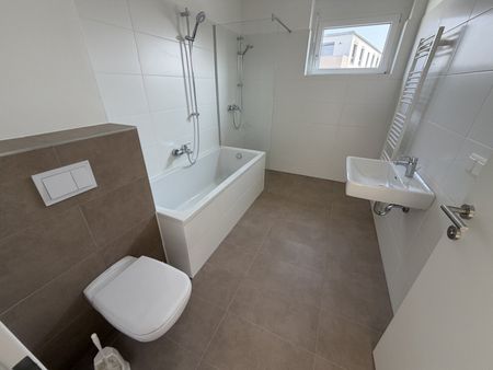 Moderne 2-Zi -Wohnung mit Garten - Photo 5