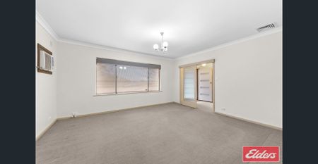 4 BEDROOM HOME ON HUGE BLOCK! - Photo 2