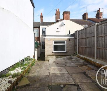 Commodore Road, Lowestoft - Photo 4