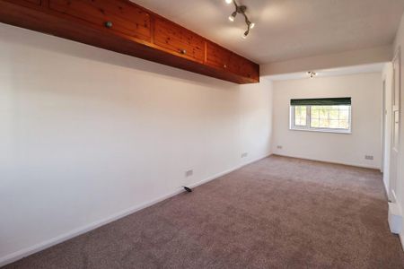 4 bedroom detached house to rent - Photo 5