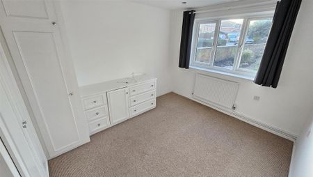 2 bedroom detached bungalow to rent - Photo 3