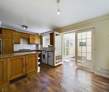 3 bedroom semi-detached house to rent - Photo 6