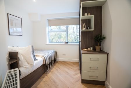 Apt 17, Portland Place - Photo 5