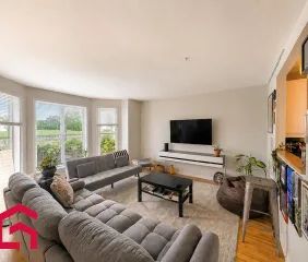 1 room apartment of 93m² in Saint-Basile-le-Grand - Photo 2