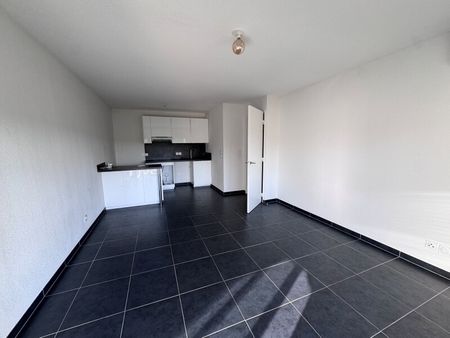 Location Appartement 2 pièces 46m² FREJUS 83600 - Photo 2