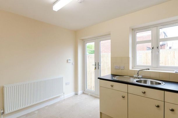 2 bedroom semi-detached house to rent - Photo 1