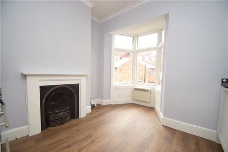 3 bed maisonette to rent in Ramshill Road, Scarborough, YO11 - Photo 2