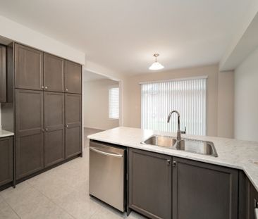 For Lease - 21 Legacy Lane, Thorold, Ontario - Photo 4