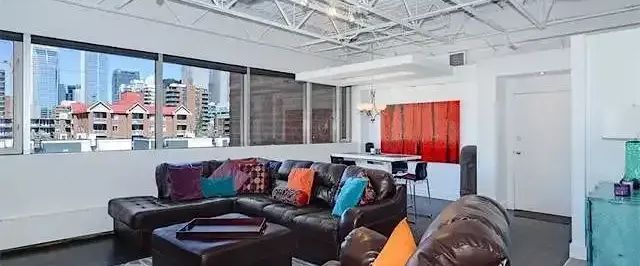 17th AVE 1 Bedroom Loft - pet friendly | Calgary - Photo 1