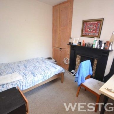 4 Bed - Donnington Road, Reading - Photo 1