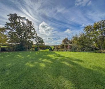 6 bedroom detached house to rent - Photo 1