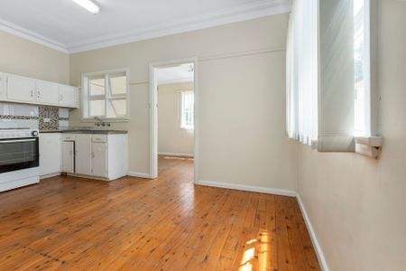 THREE BEDROOM HOME - Photo 4