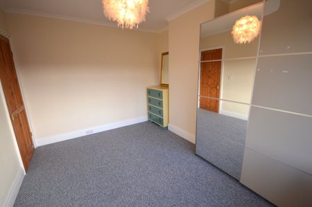 3 bedroom semi-detached house to rent - Photo 4