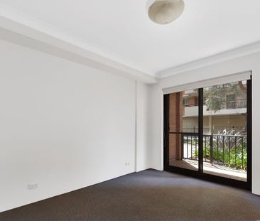 GREAT AND CONVENIENT LOCATION IN BRIGHTON LE SANDS - Photo 1