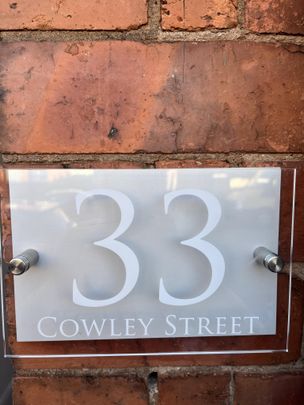 33 Cowley Street - Photo 1