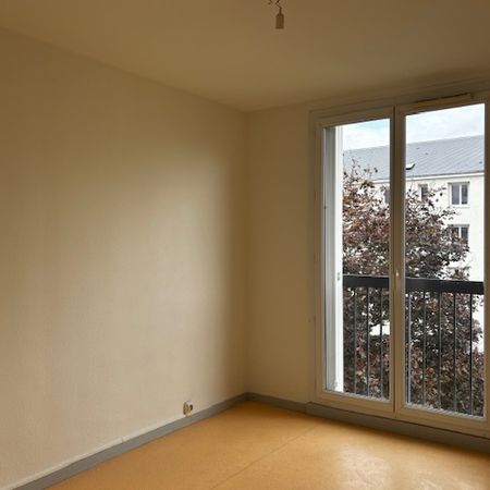 Appartement lumineux situé, proche des transports et commerces. - Photo 3