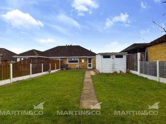 2 bedroom semi-detached bungalow to rent - Photo 1