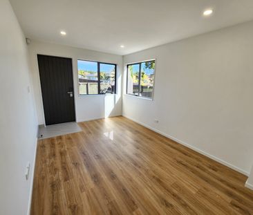 Stylish Living! - Photo 1