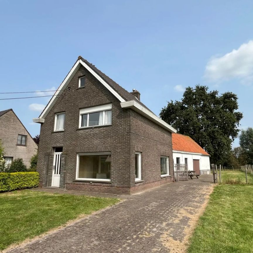 Ruime woning met een grote tuin - Photo 1