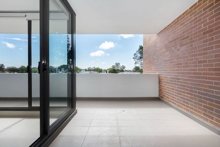 Bright Two Bedroom Apartment for Leasing - Photo 4