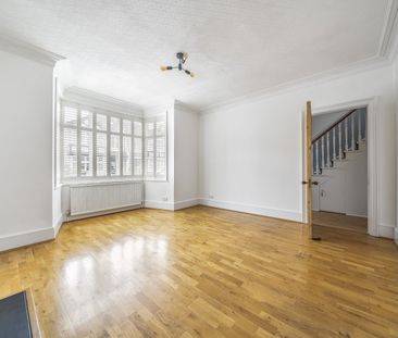 Semi-detached House to rent - Heather Road, Lee, SE12 - Photo 2