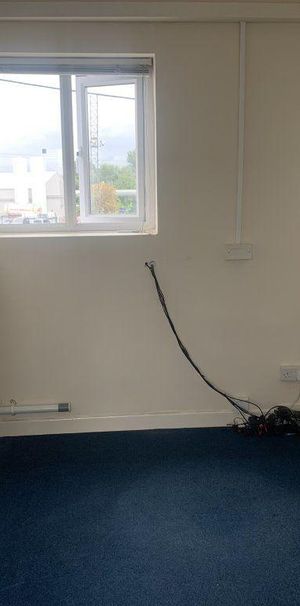 Property to rent - Photo 2