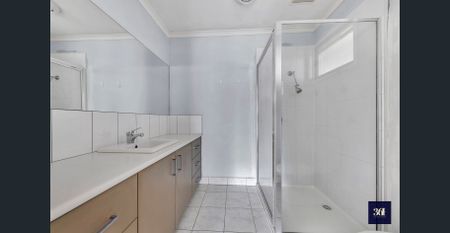 IMMACULATELY PRESENTED 4 BEDROOM HOME FOR RENT CLOSE TO SCHOOLS, SHOPS & PUBLIC TRANSPORT! - Photo 5