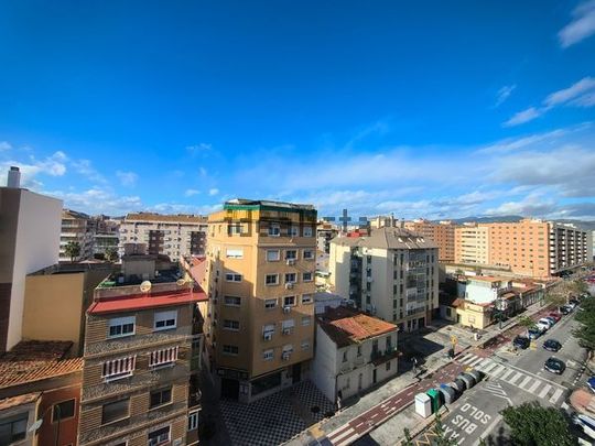 Alquiler de piso en Calle Héroe de Sostoa - Photo 1