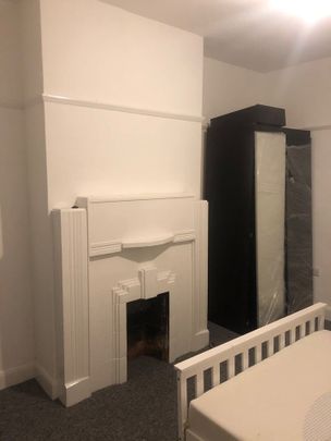 Room in a Shared House, Portland Road, BN3 - Photo 1