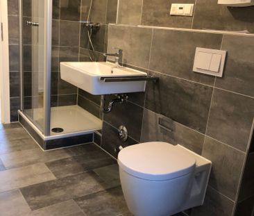 ** Gemütliche Dachgeschosswohnung wird ab März 26 umfangreich moder... - Photo 6